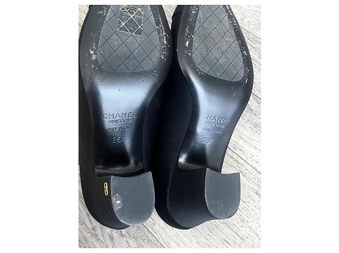 Décolleté Chanel Uniform in tessuto nero - vista 4