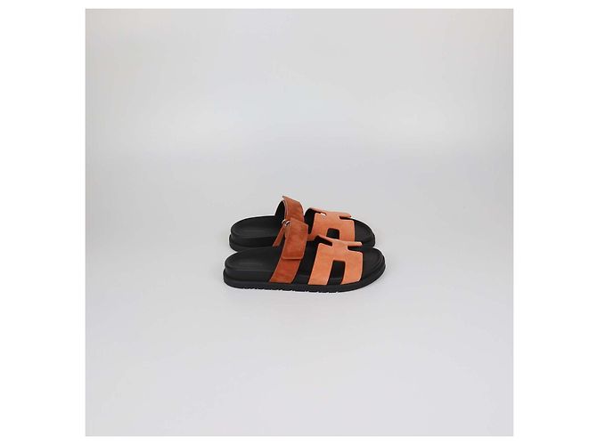 Hermès Sandali Chypre Hermes Orange/Brown Suede Arancione - vista 3