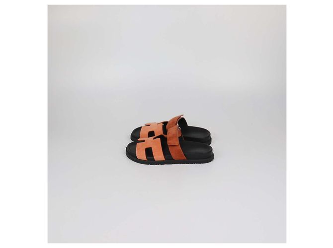 Hermès Sandali Chypre Hermes Orange/Brown Suede Arancione - vista 4