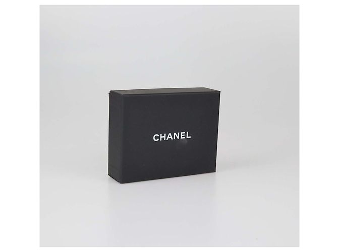 Spilla Chanel logo CC in metallo tono argento e cristalli - vista 5