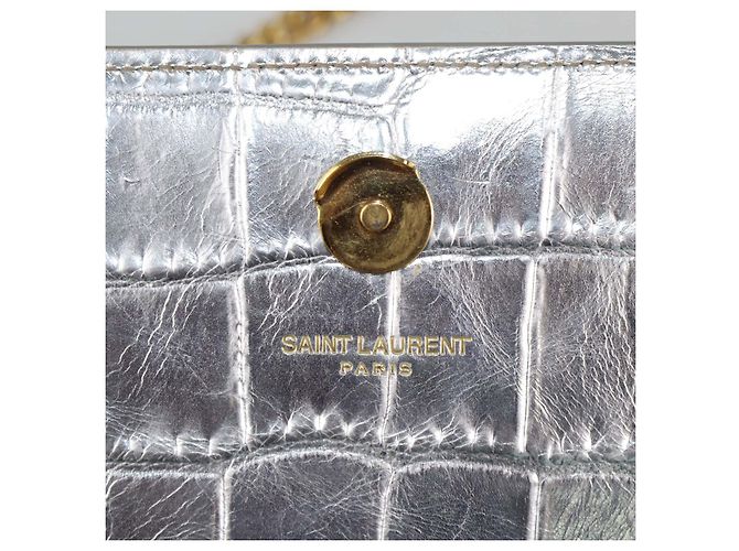 Borsa a spalla Medium Kate in pelle embossed effetto coccodrillo argento Saint Laurent - vista 6