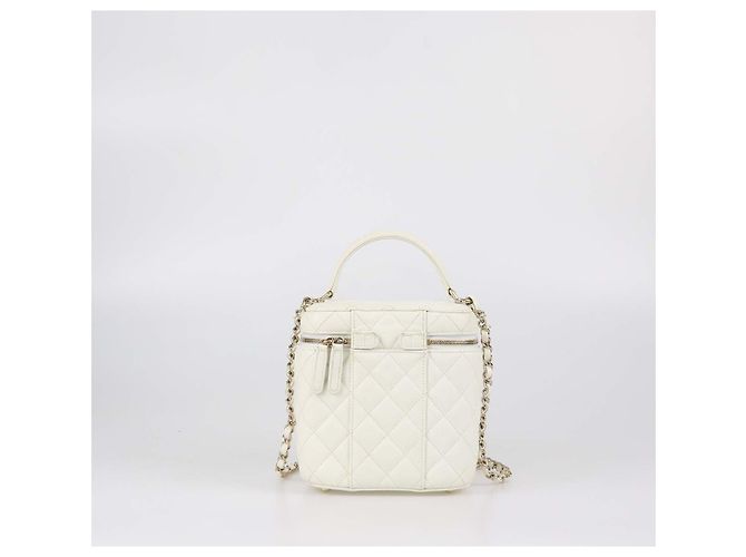 Borsa Vanity Case Chanel in pelle caviar matelassé bianca Bianco - vista 3