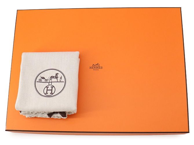 Hermès Hermes Kara Shoulder Bag Golden - view 17