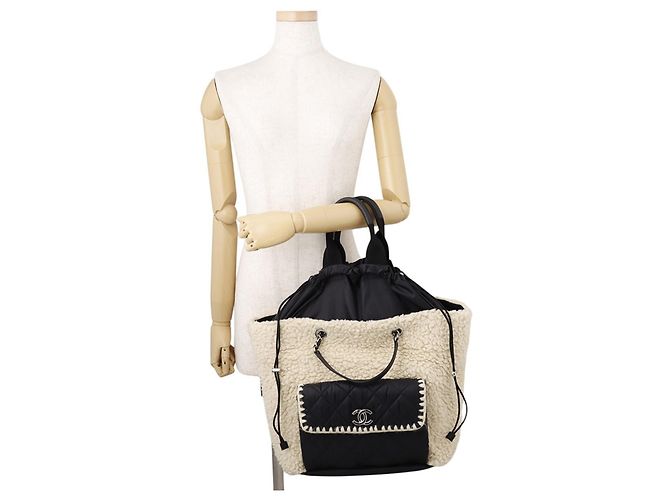 Sac cabas Chanel Matelassé Noir Écru - vue 4
