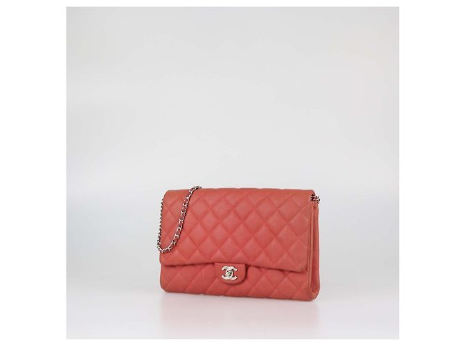 Chanel Clutch On Chain Classic Flap in pelle caviar matelassé rossa Rosa - vista 2