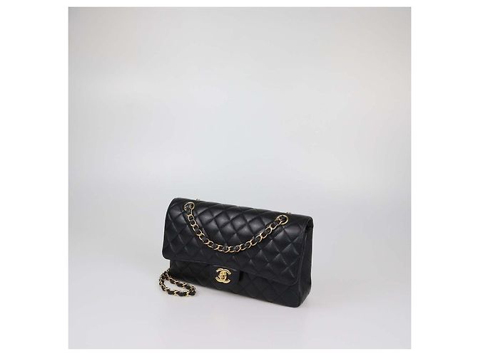 Borsa Chanel Medium Classic Double Flap in pelle caviar matelassé nera Nero - vista 2