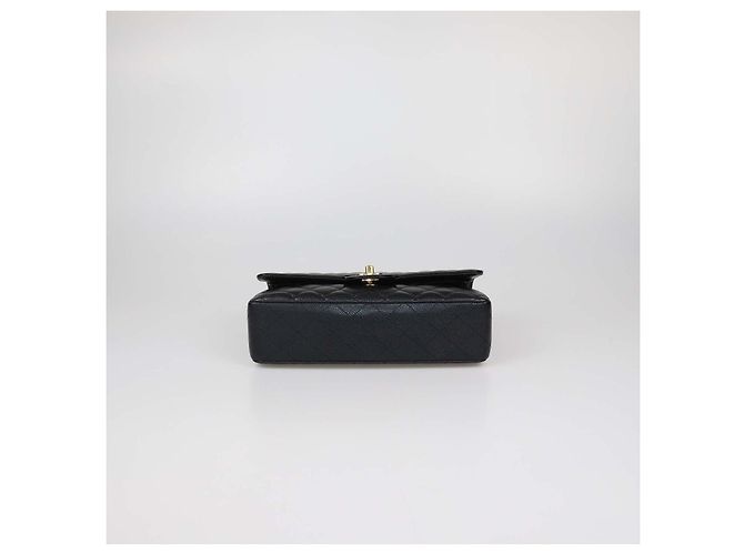 Borsa Chanel Medium Classic Double Flap in pelle caviar matelassé nera Nero - vista 4
