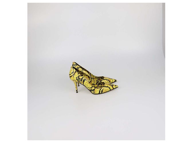 Versace Yellow/Black Leder-Pumps mit Barocco-Print und spitzer Kappe - Ansicht 3