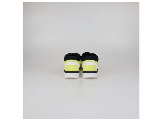 Sneakers basse Chanel in nylon giallo/bianco CC - vista 5