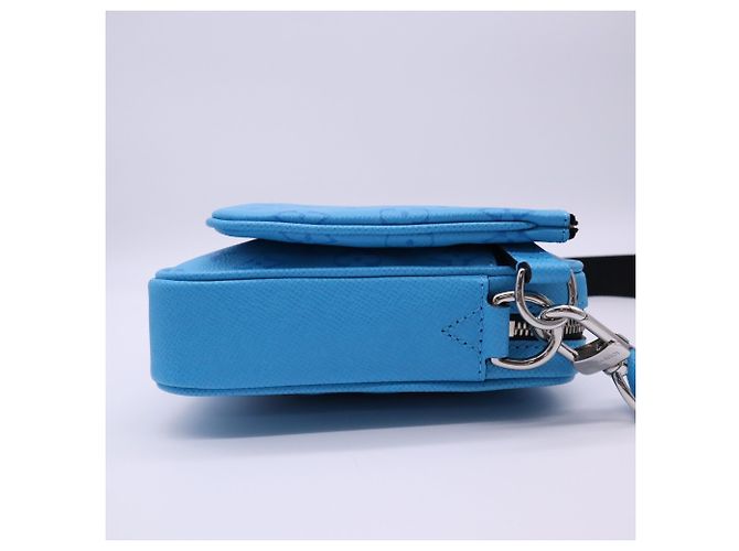 Borsa Louis Vuitton Taigarama Trio Messenger Blu - vista 9