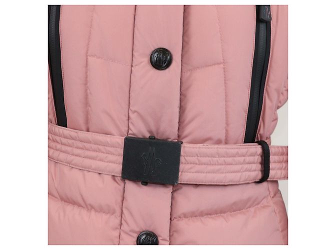 Casaco Moncler de nylon rosa acolchoado com capuz, cinto e acabamento em pele - vista 4