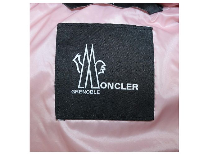 Casaco Moncler de nylon rosa acolchoado com capuz, cinto e acabamento em pele - vista 5