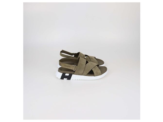 Hermès Sandali Electric Hermes in camoscio verde Beige - vista 3