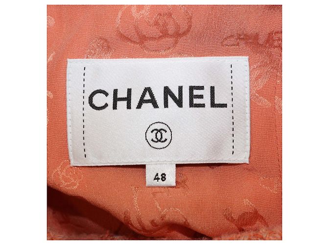 Chaqueta Chanel de tweed melocotón con detalles de botones CC - vista 5