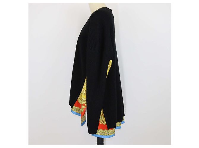 Versace Goddess Foulard V-Ausschnitt Pullover aus Wolle & Seide Schwarz/Multicolor Mehrfarben - Ansicht 2