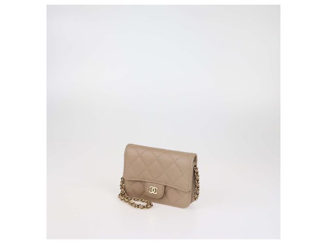 Tarjetero con cadena Chanel de piel caviar acolchada beige - vista 2