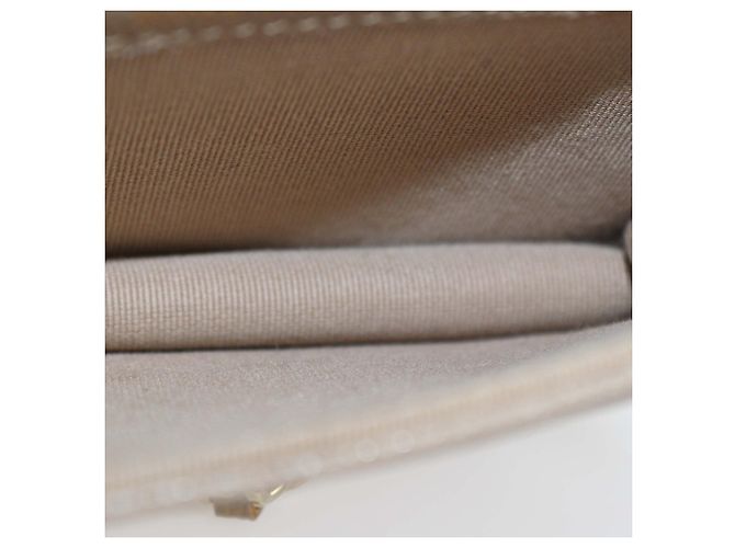 Tarjetero con cadena Chanel de piel caviar acolchada beige - vista 5