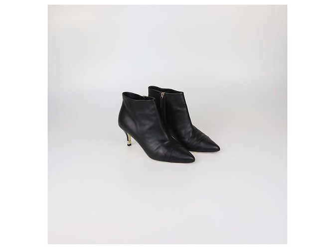 Botines Chanel de piel negra con puntera CC Negro - vista 2