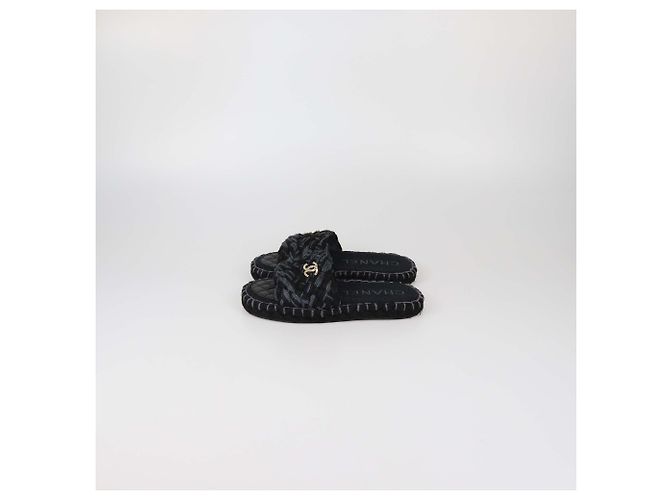 Ciabatte basse Chanel in tessuto intrecciato CC Nero/Grigio - vista 4