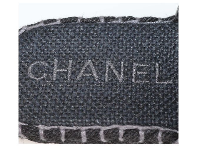 Ciabatte basse Chanel in tessuto intrecciato CC Nero/Grigio - vista 7