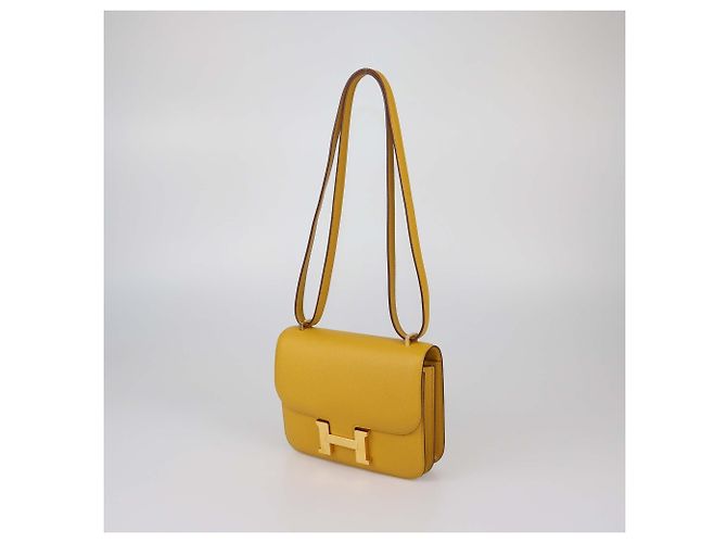 Hermès Borsa Mini Constance Hermes in pelle Epsom Jaune Amber - vista 2