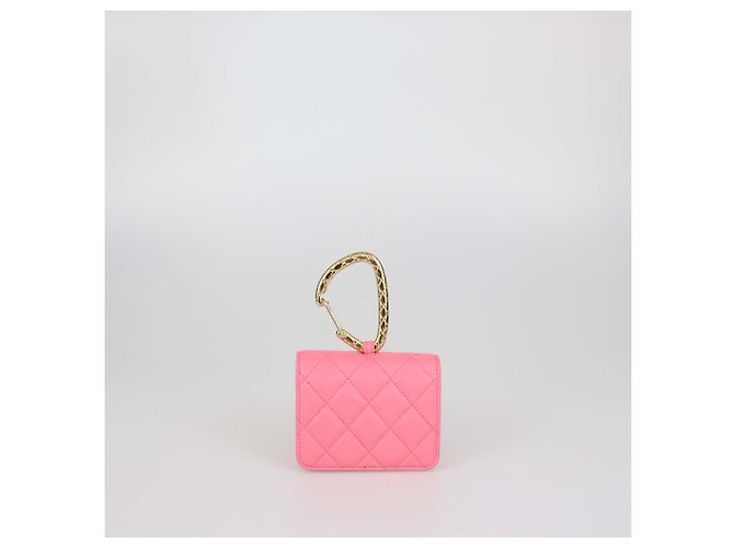 Tarjetero Chanel de piel acolchada rosa con gancho CC - vista 3
