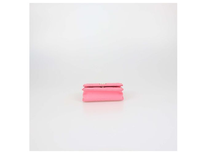 Tarjetero Chanel de piel acolchada rosa con gancho CC - vista 4