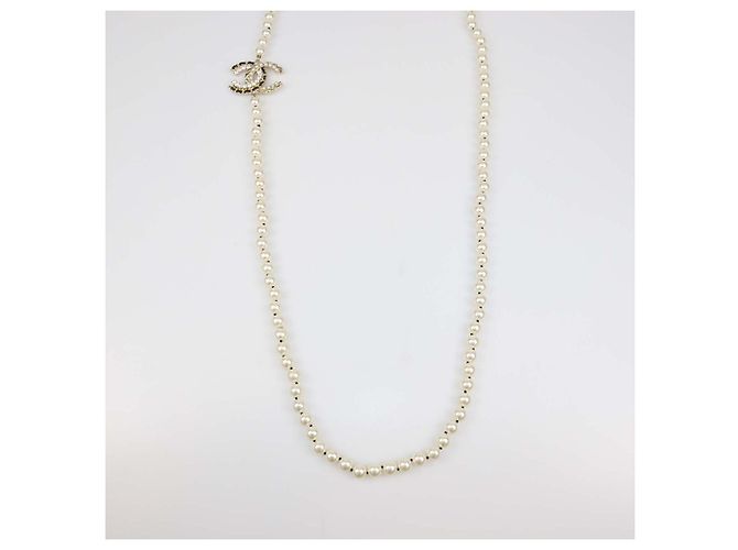 Collana lunga CC Chanel in metallo dorato, strass, perle sintetiche e lambskin - vista 2