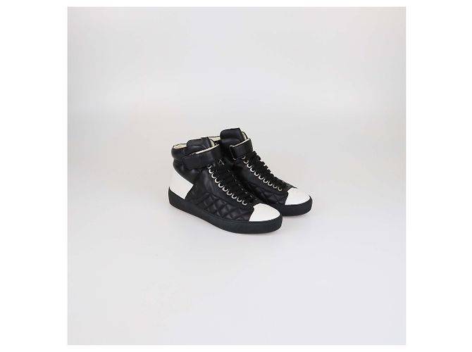 Chanel High Top Sneaker aus gestepptem Leder CC Schwarz/Weiß - Ansicht 2