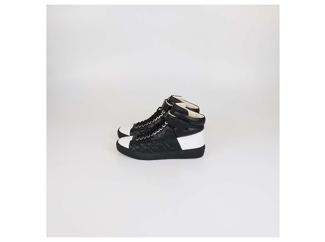 Chanel High Top Sneaker aus gestepptem Leder CC Schwarz/Weiß - Ansicht 4