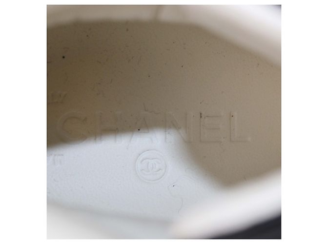 Chanel High Top Sneaker aus gestepptem Leder CC Schwarz/Weiß - Ansicht 6