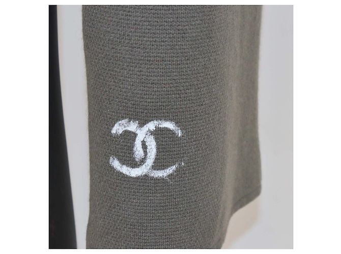 Sciarpa con cappuccio in cashmere grigio Chanel - vista 6