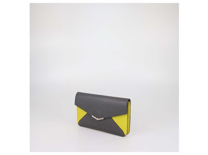 Clutch Sobre 2Jours de piel gris/amarillo Fendi - vista 2