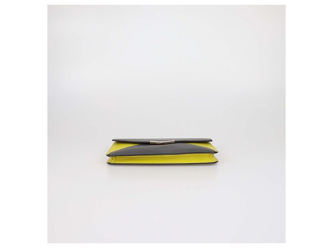 Clutch Sobre 2Jours de piel gris/amarillo Fendi - vista 4