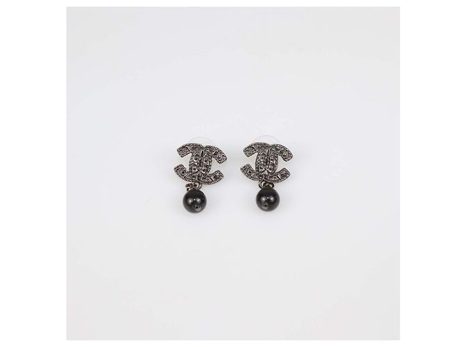 Orecchini Chanel Black CC con perle sintetiche a goccia e chiusura a pressione Nero - vista 4
