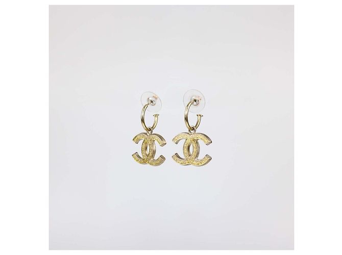 Chanel CC vergoldete Emaille-Ohrstecker Golden - Ansicht 2