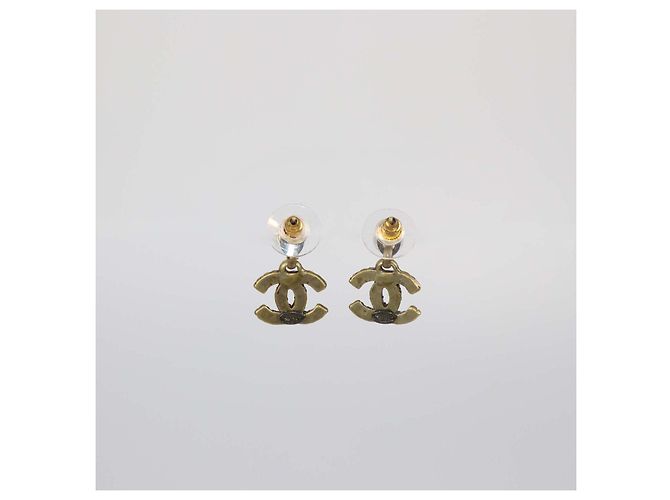 Orecchini Chanel CC placcati oro con perle sintetiche e cordoncino D'oro - vista 3