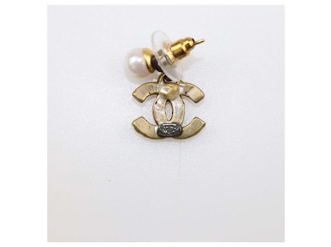 Orecchini Chanel CC placcati oro con perle sintetiche e cordoncino D'oro - vista 5