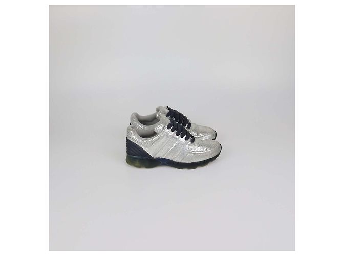 Sneaker Chanel in camoscio effetto craquelé argento - vista 3