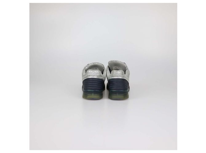 Sneaker Chanel in camoscio effetto craquelé argento - vista 5