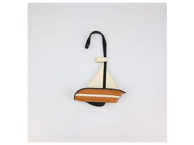 Hermès Charm a forma di barca in pelle Epsom Hermes Nata, Gold, Black Marrone Bianco - vista 3