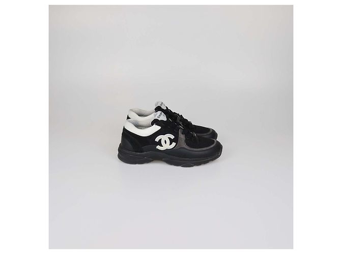 Sneakers basse Chanel in mesh e pelle CC Nero/Bianco - vista 3