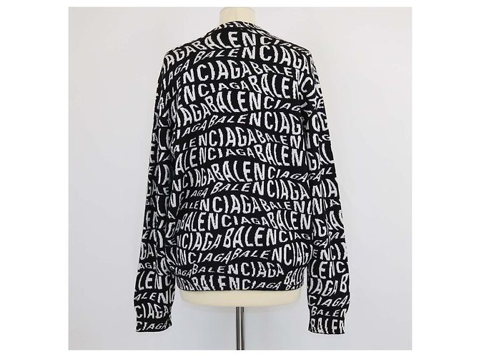 Balenciaga Strickpullover aus Wollmischung in Schwarz und Weiß mit Allover-Logo - Ansicht 3