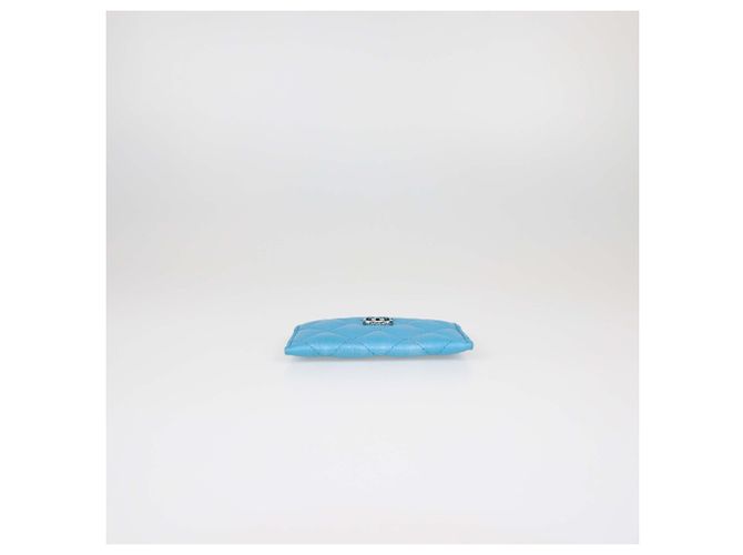 Tarjetero Chanel de piel acolchada azul iridiscente CC - vista 4