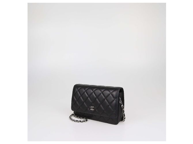 Borsa WOC Chanel in pelle matelassé nera Nero - vista 2