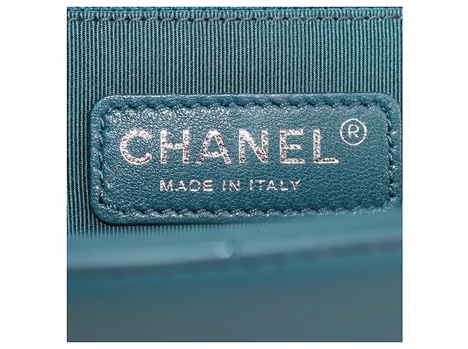 Borsa Chanel New Medium Boy Flap in pelle trapuntata blu teal - vista 5