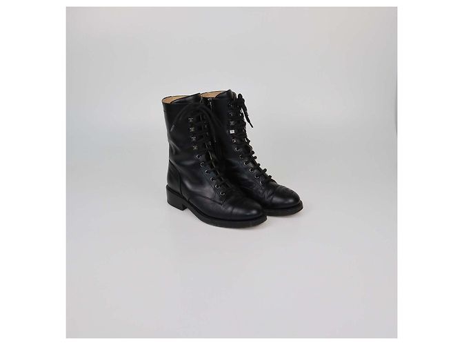 Botas de combate Chanel de piel negra con puntera CC Negro - vista 2