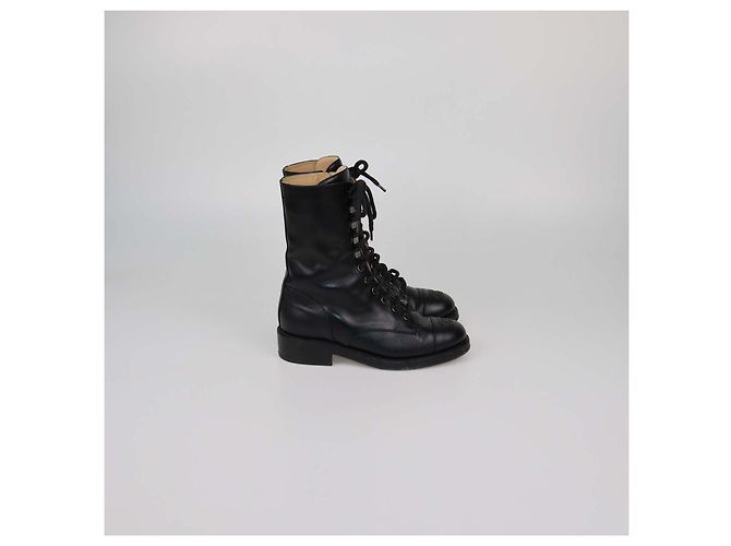 Botas de combate Chanel de piel negra con puntera CC Negro - vista 3