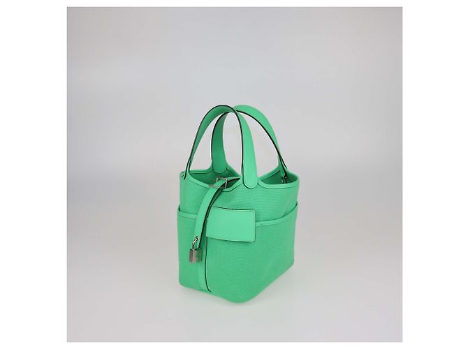 Hermès Borsa Picotin 18 Hermes Vert Toile Geoland e pelle Swift Cargo Comics Verde chiaro - vista 2