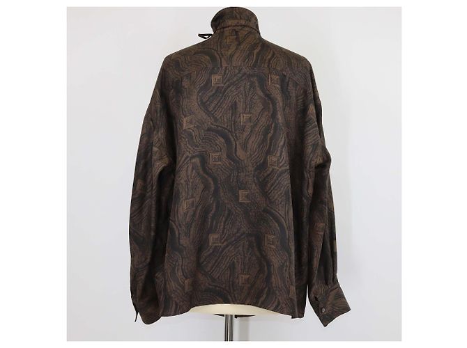 Hermès Camisa ancha Hermes de seda marrón Marbre Mosaique Medor con cuello drapeado Castaño - vista 3